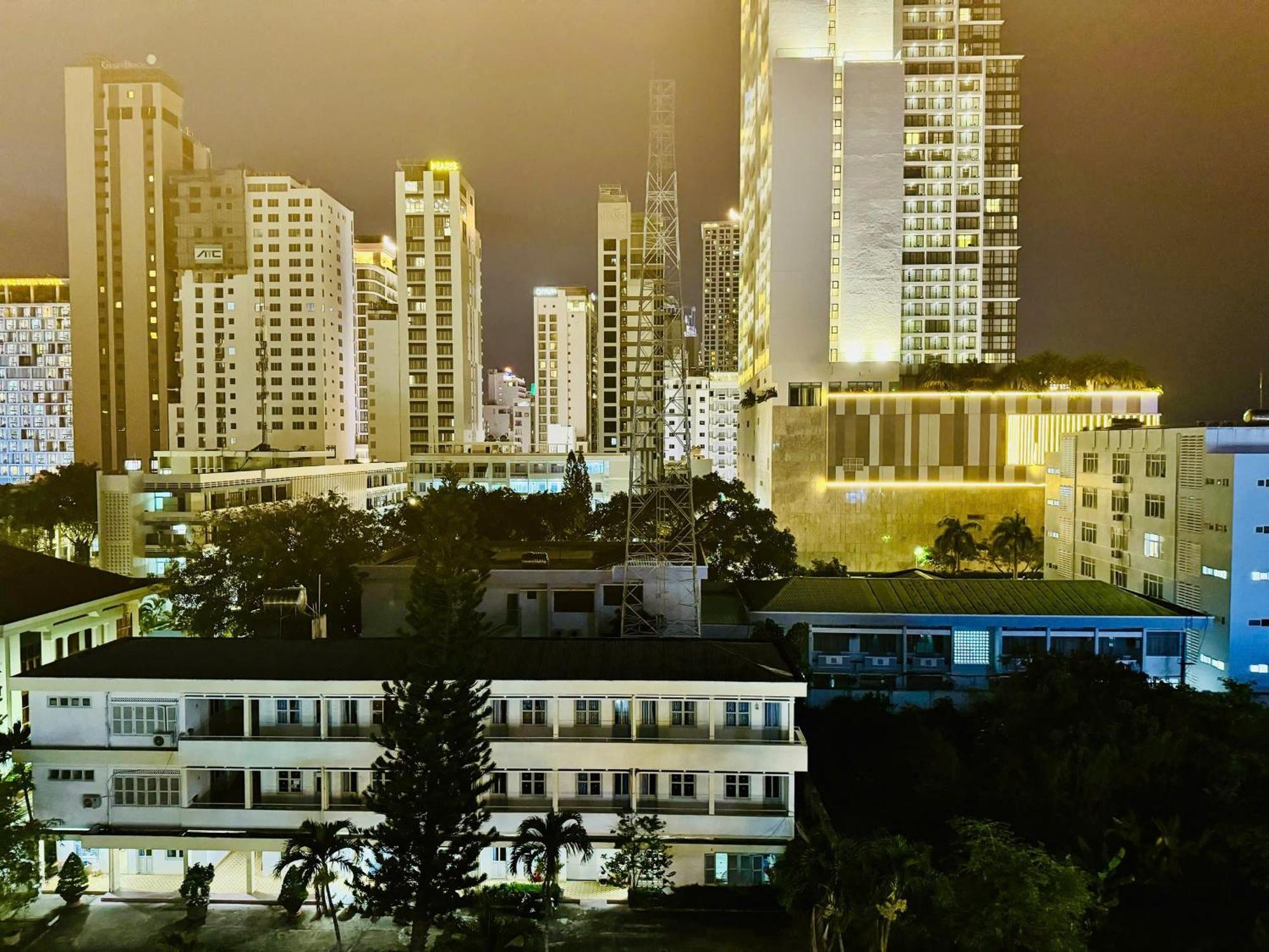 Hotel Tue Tinh Nha Trang Exterior foto